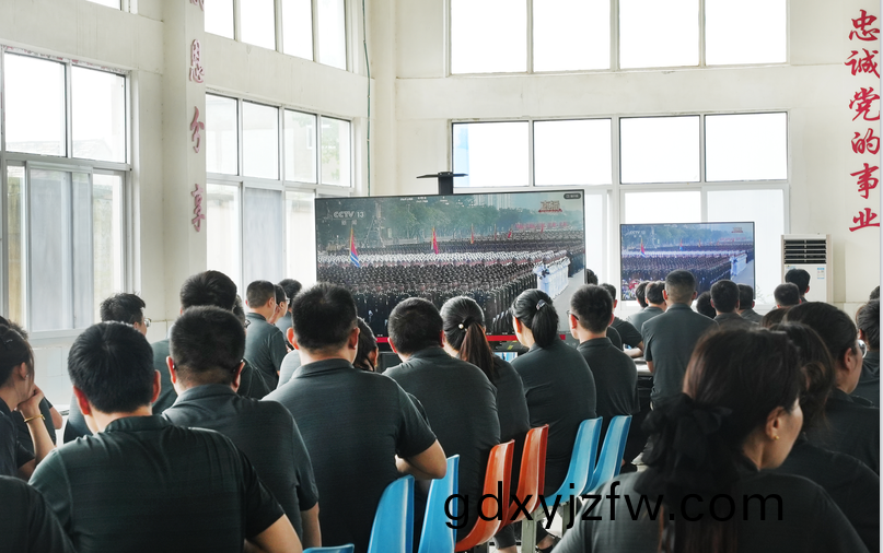 鬆(song)穀激(ji)光(guang)員(yuan)工(gong)